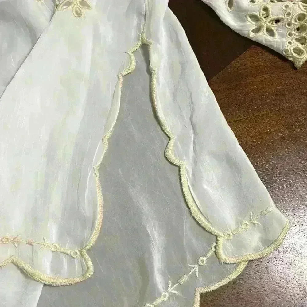 Johnny Was Belina Tunic White Floral Embroidered Top eyelet details - Picture 8 of 16